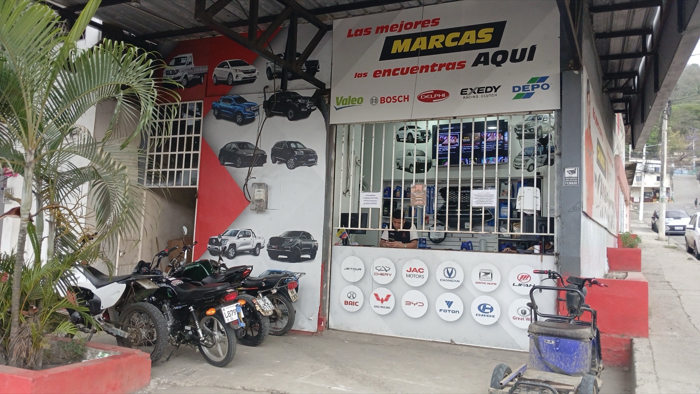 Local Punto Chino — Portoviejo